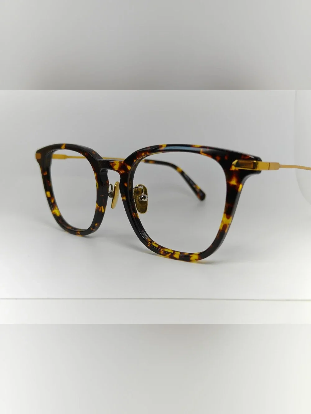Hayes. Tortoise Shell Round Frame Glasses with Gold Temples.